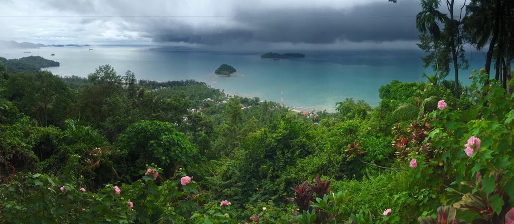 Air Manis Hill Residence Padang  Esterno foto